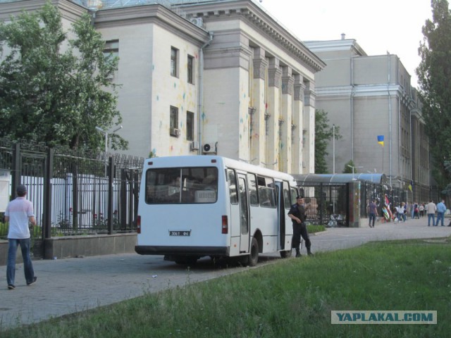 Российское посольство в Киеве после погрома