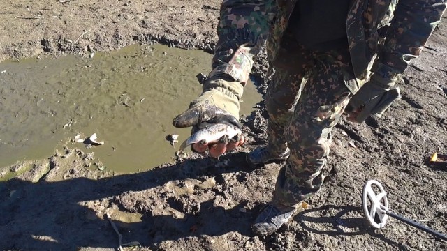 Нашёл золотое кольцо с надписью, ищу владельца