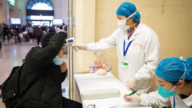 Число заболевших новым коронавирусом в Китае достигло 473 человек. Вирус мутирует и расходится за пределы Китая