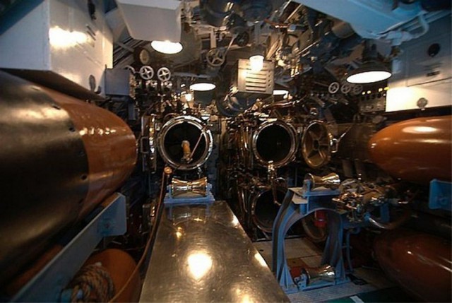 Внутри подводной лодки