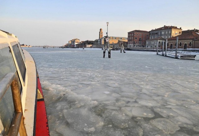 Скованная льдами Венеция - такого не видели 80 лет