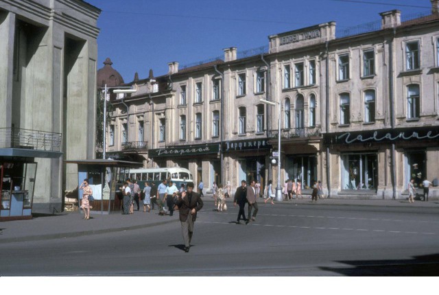 По городам и весям — 60-е годы в цвете