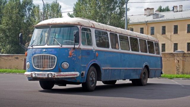 На случай зомби-апокалипсиса: тест-драйв автобуса Skoda 706 RTO