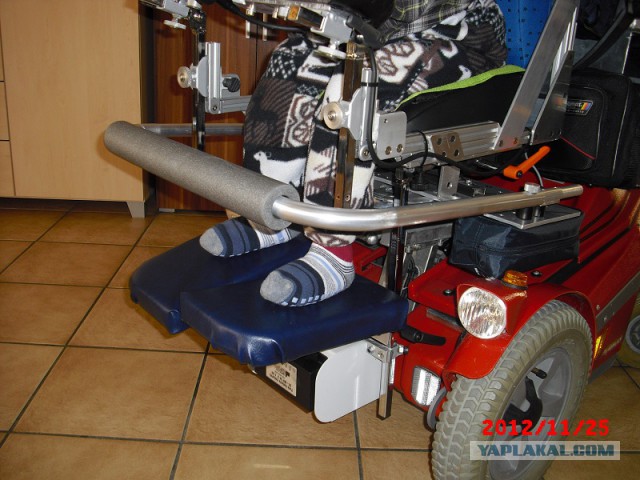 Переделанная инвалидная коляска для ребёнка
