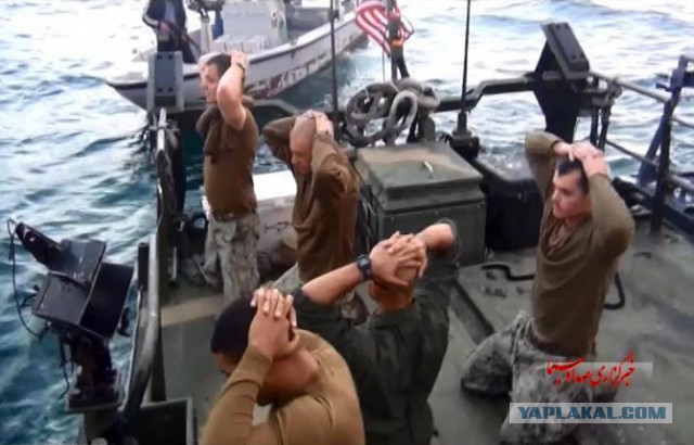 Стоящие на коленях американские моряки возмутили  Джона Керри
