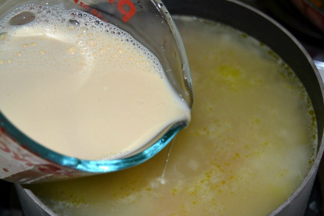 Картофельный суп с молоком