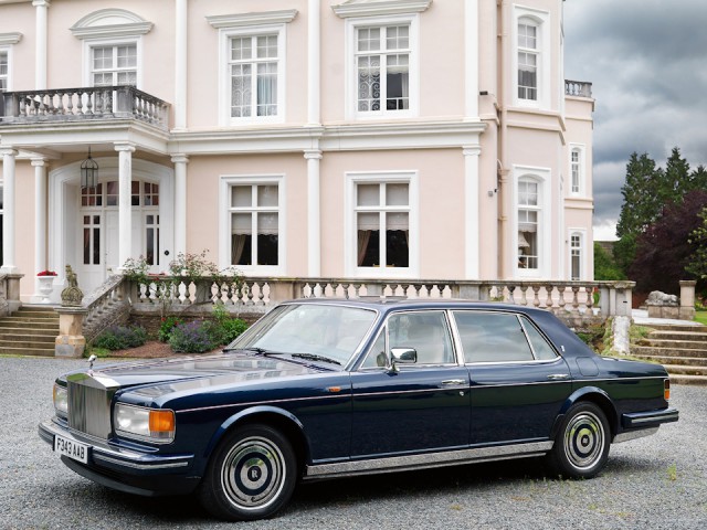 Брошенный Rolls-Royce Silver Spur из гаражного кооператива