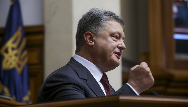 Киев пригрозил британским СМИ судом из-за компромата на Порошенко