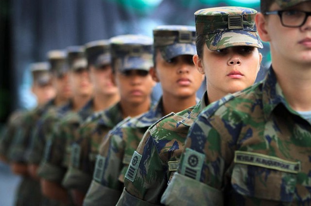 Бразильянки в армии