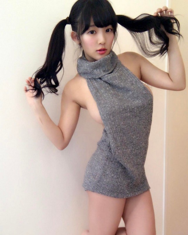 Японская модель покорила мужиков своим свитером 16+