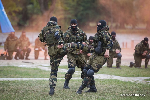 В Минске с размахом отметили День десантника