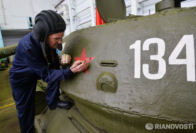 Жители польского города Гливице устроили пикет в защиту советского танка Т-34.