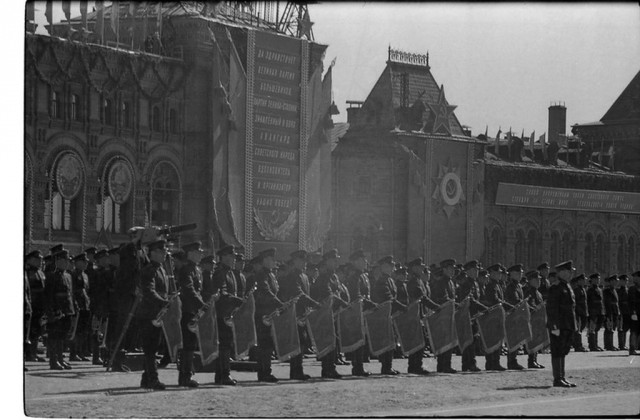 Военный парад весна 1951 года.