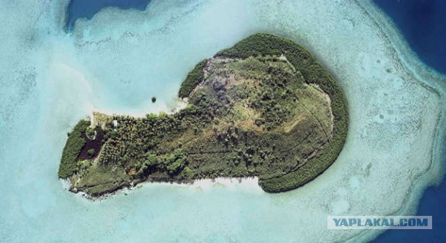 Никому частный остров в Карибском море не нужен? Не дорого - £400 000. Продается тут...