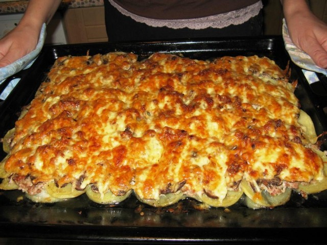 Мясо по французски без картошки в духовке рецепт с пошагово в Мясо по французски без картошки в духовке рецепт с пошагово в