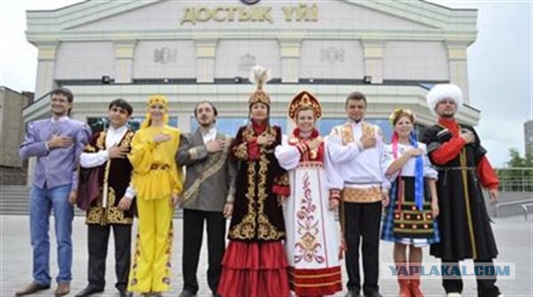 Учите казахский язык или уезжайте – российский журналист о русских в Казахстане