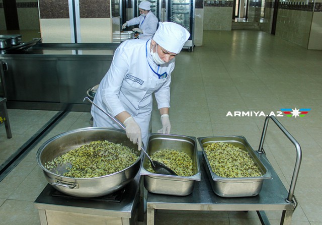 Как кормят солдат в азербайджанской армии