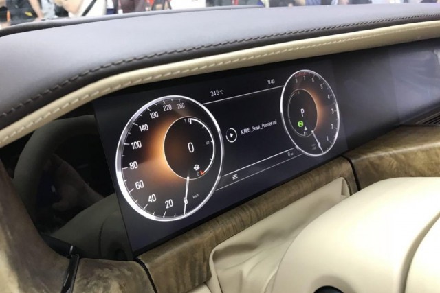 Премьера российских "люксовых" автомобилей Aurus состоялась на автосалоне