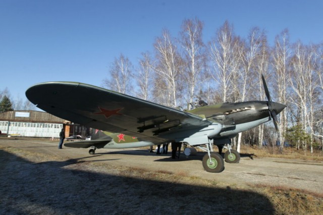 В Саранске приземлился единственный сохранившийся в мире советский штурмовик Ил-2