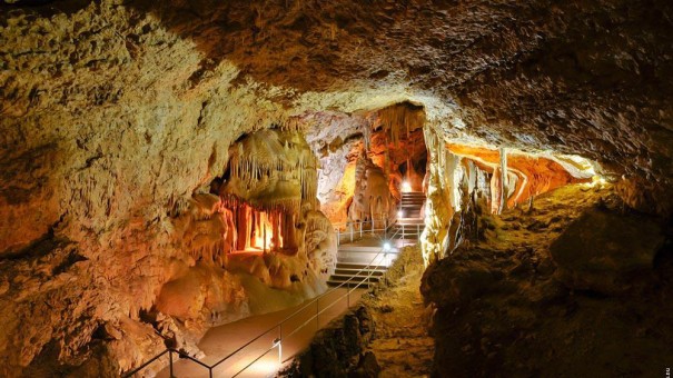 Рейдерский захват пещеры Мраморная в Крыму