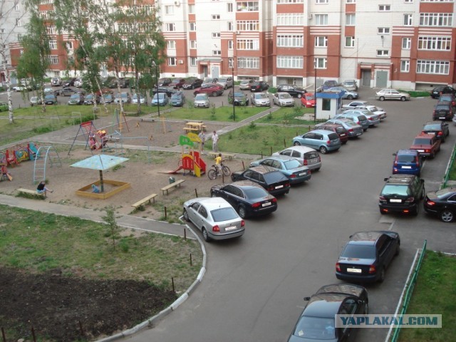Жительница Москвы получила штраф в полмиллиона рублей за парковку возле дома