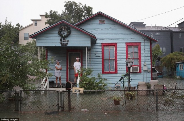Наводнение в Хьюстоне: впечатляющие снимки и последствия