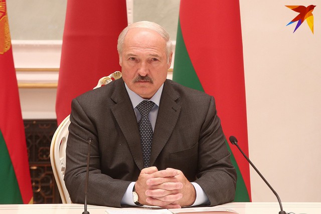 За увольнение гомельской учительницы Лукашенко уволил директора школы