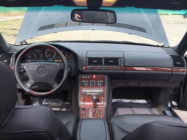 Капсула времени: "шестисотый" Mercedes-Benz 600 SEL 1992-го года с пробегом 1499 миль
