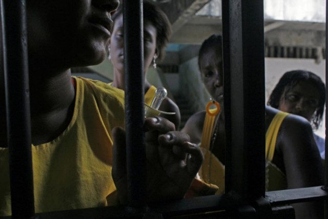 Женщины в тюрьмах Бразилии (21 фото)