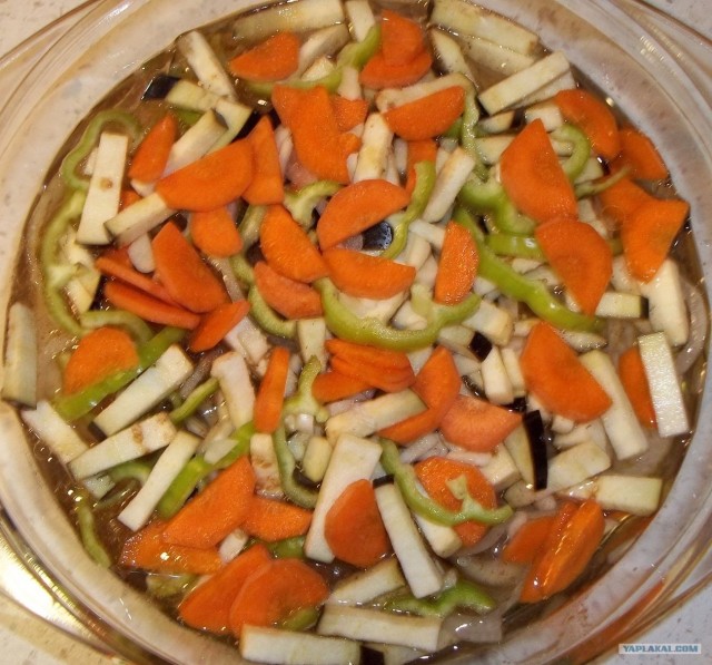 Говядина в духовке с овощами