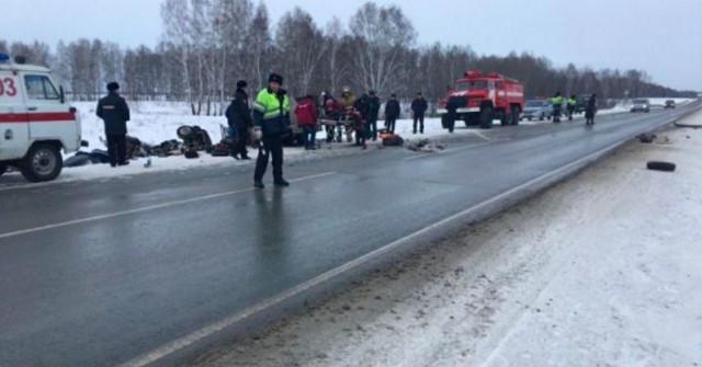 Шесть человек погибли в ДТП под Новосибирском