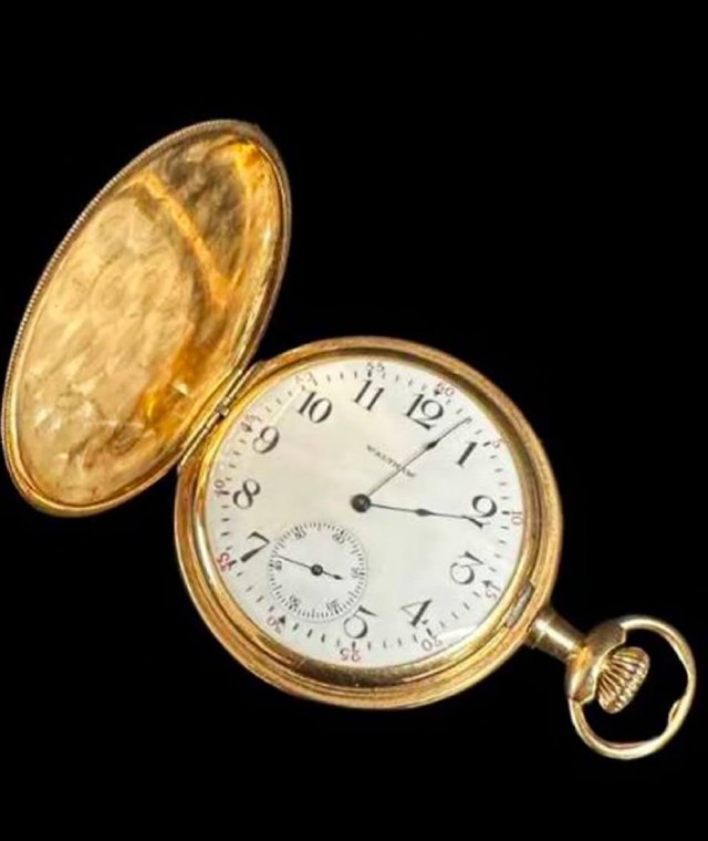 Часы миллионера, погибшего при крушении «Титаника», продали на аукционе за 1,4 млн евро