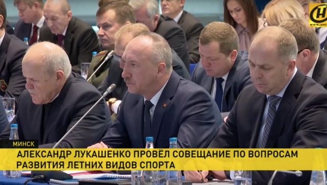 «Бабла мало, нет мерседесов, тёлки на заднем»: запись белорусского чиновника на совещании с Лукашенко