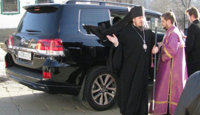 Россиян удивили заработки священников РПЦ