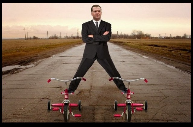 Медведев заявил о невозможности отказа от транспортного налога