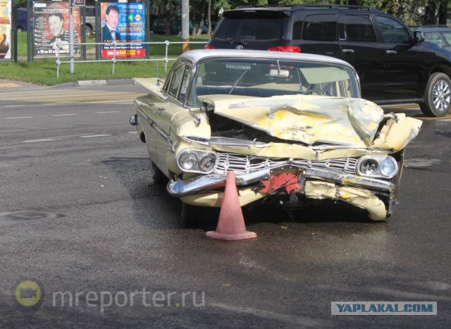 Chevy Impala 67 года безопасная машина! Проверено в ДТП... Но раритет жаль!