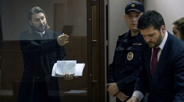Священник Глеб Грозовский приговорён к 14 годам строгого режима за педофилию
