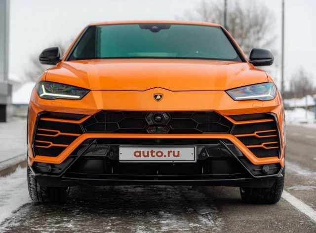 Блиновская выставила свой Lamborghini Urus на продажу.