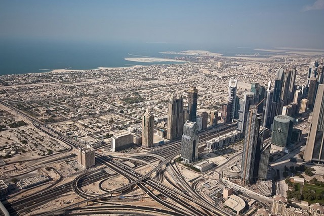 Бурдж Халифа - взгляд на Дубай с 124 этажа.