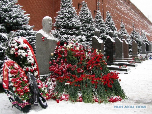 В Сургуте незаконно установили памятник Сталину