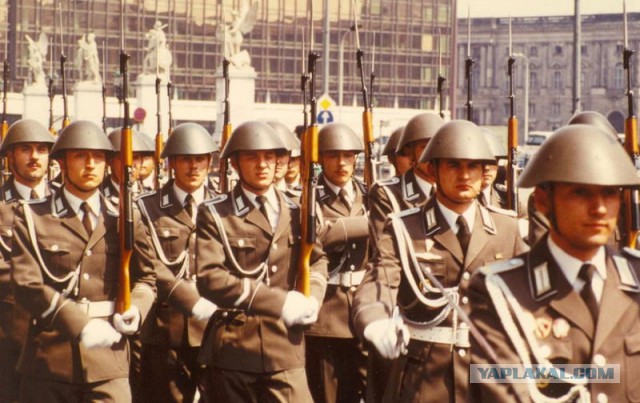 Почему армия современной Германии считает бывших военных ГДР врагами