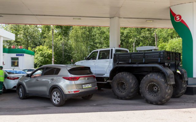 На базе обычных УАЗ серийно выпускают огромные внедорожники «Ямал»