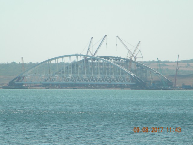 Последние фотографии Крымского моста без пролетов