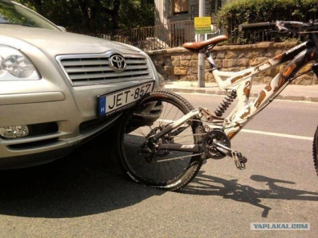 Машина против велосипеда = победа велосипеда