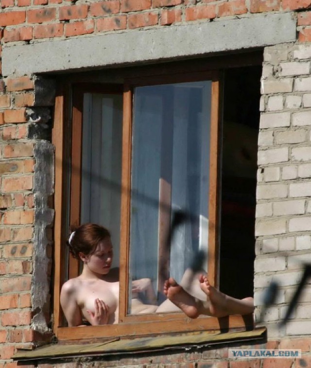 Слежка В Окно За Голыми Бабами Слежка в окно за голыми бабами
