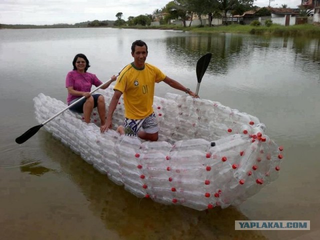 Малютка катерок скользит по водной глади