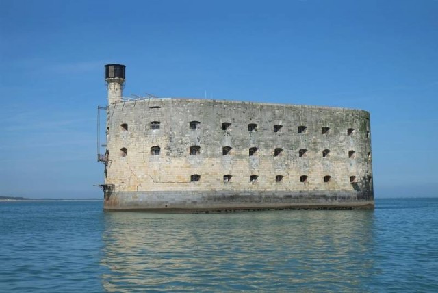 Остров сокровищ: занимательные факты и история форта Бойяр