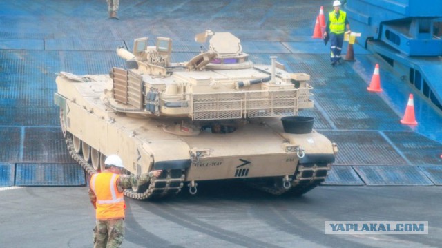 Военная техника США прибыла в Антверпен