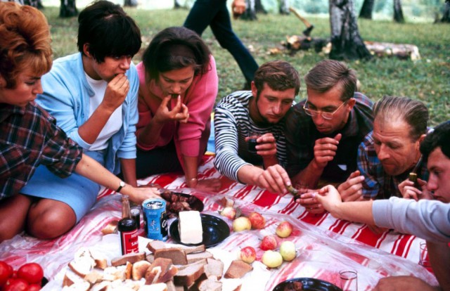 Как проводила лето советская молодёжь в 1960-х годах