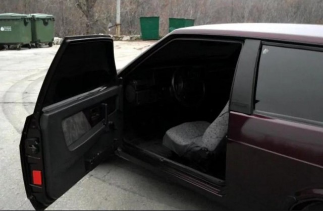 В Екатеринбурге хозяйку BMW отправили на нары за тонированные окна